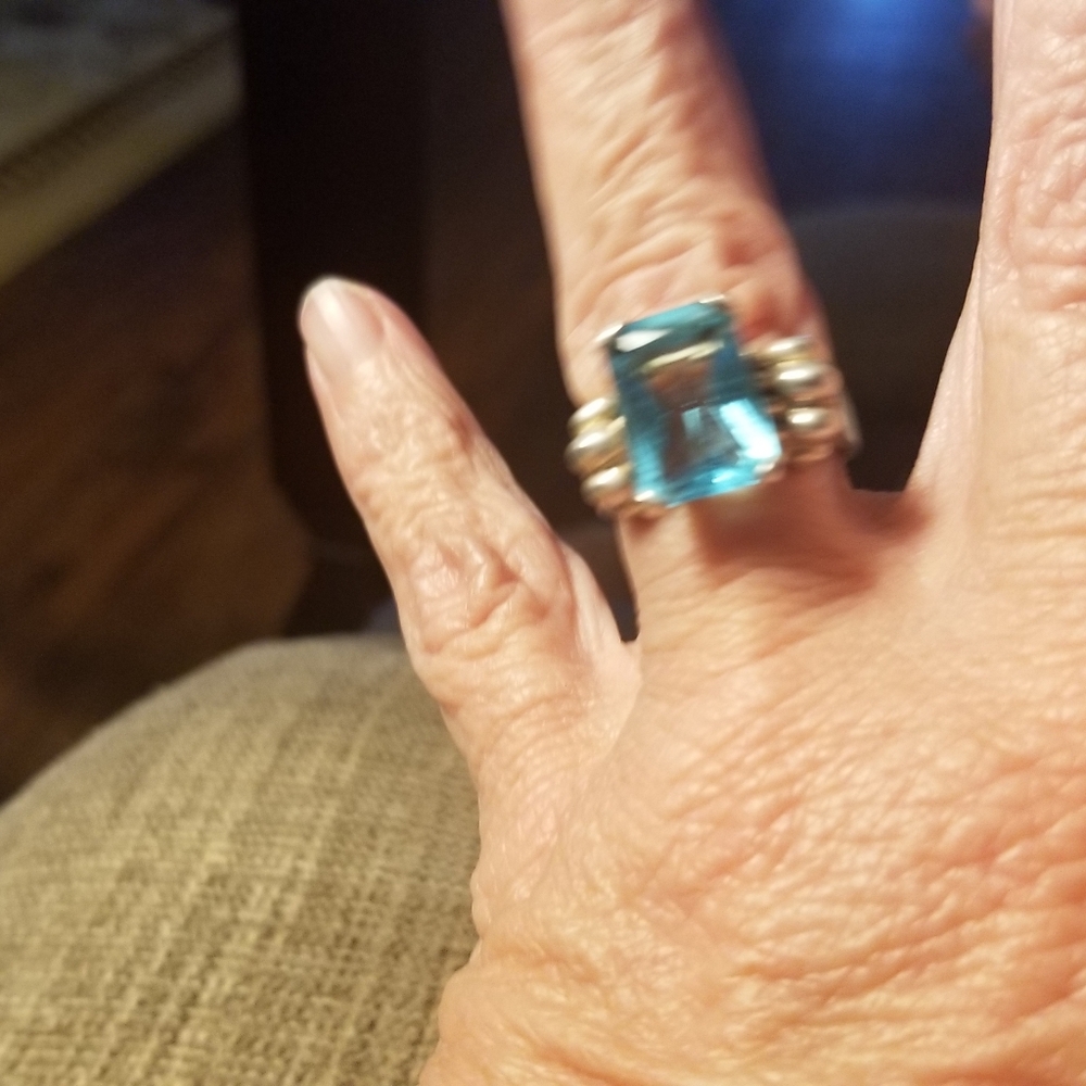 Silver ring - Picture 2 of 6